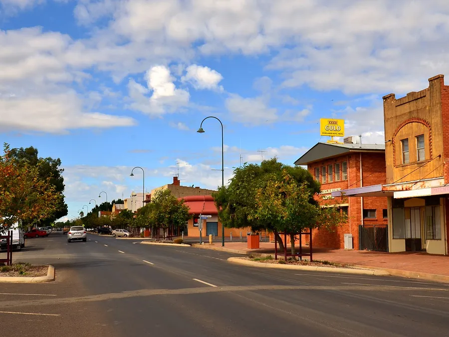Pangee Australian Travel Network guides